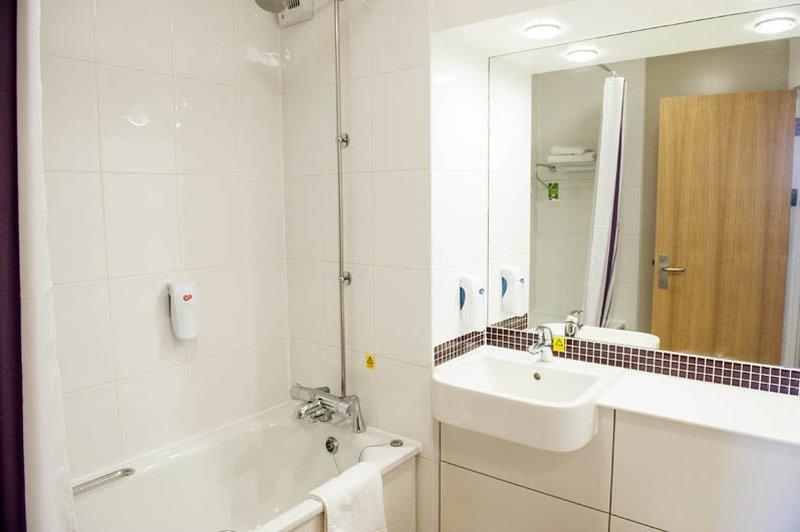 Premier Inn Ashford Central Buitenkant foto
