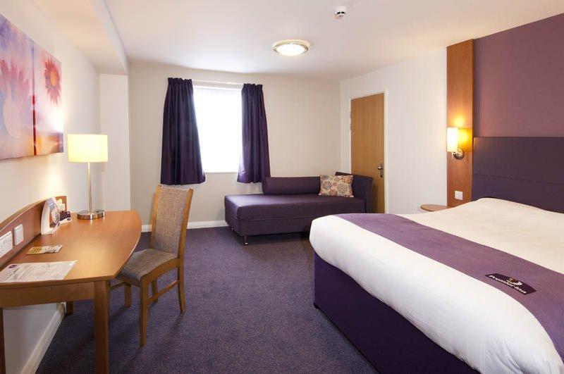 Premier Inn Ashford Central Buitenkant foto